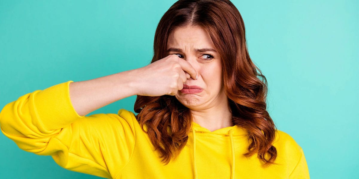 des astuces pour éliminer mauvaise odeur canalisations